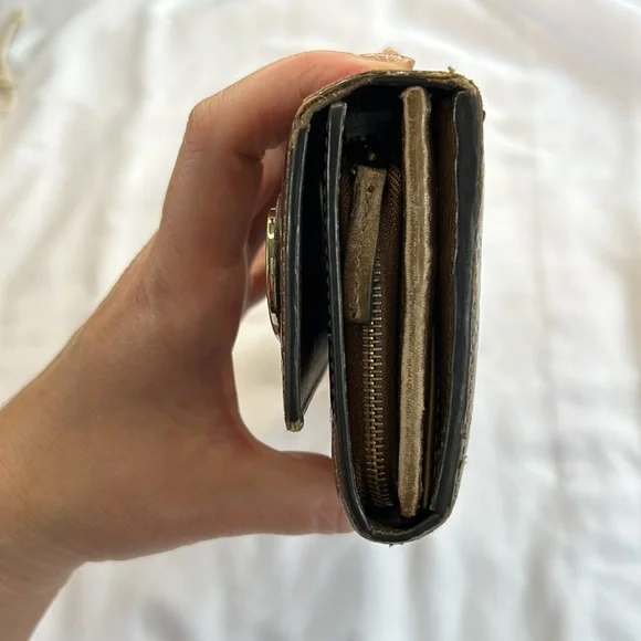 Gucci Micro Guccissima Bronze Patent Leather Long Wallet - Picture 4 of 13